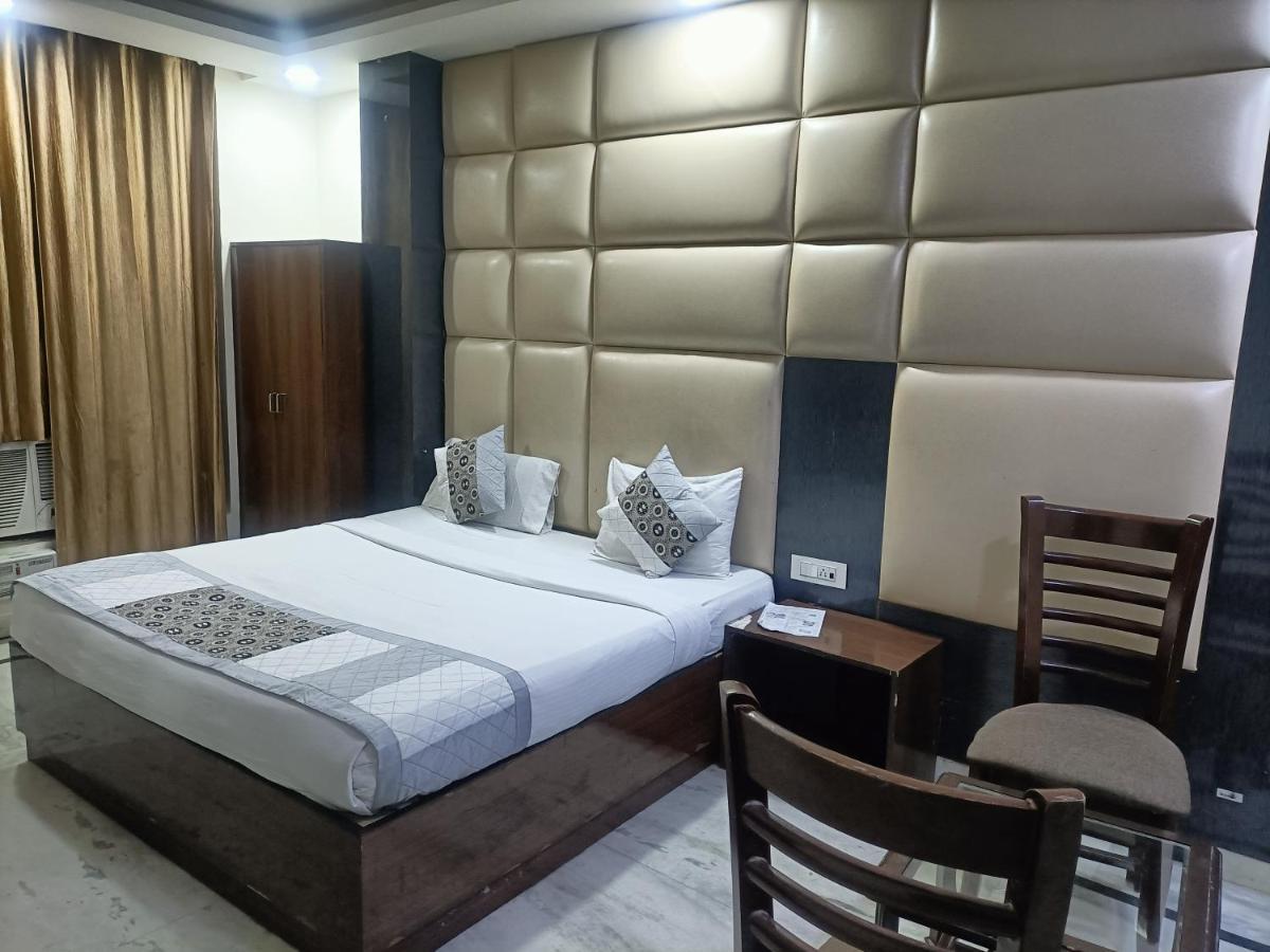 ניו דלהי Airport Hotel Breeze מראה חיצוני תמונה